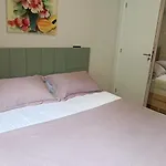 Bom Gosto E Conforto A 130M Da Praia Central